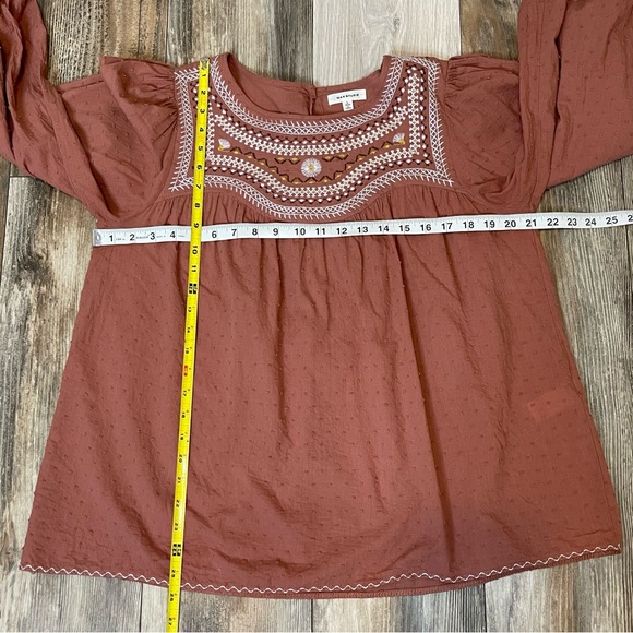 Max Studio Women’s Embroidered Peasant Blouse Swiss Dot Top Size Large - Picture 8 of 10